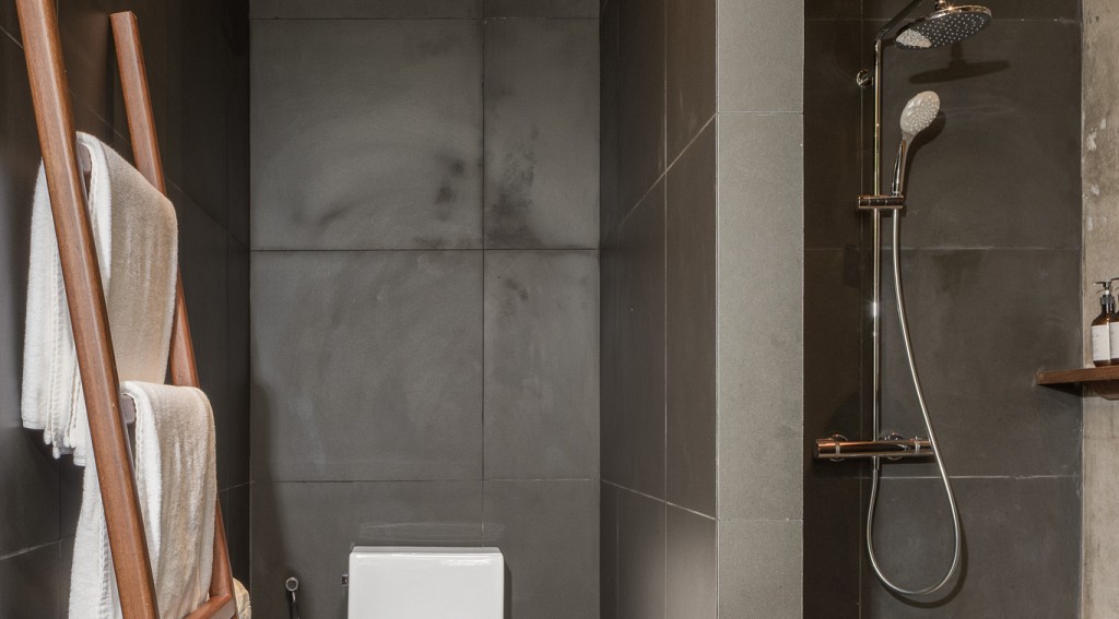 Deluxe King With Bathtub