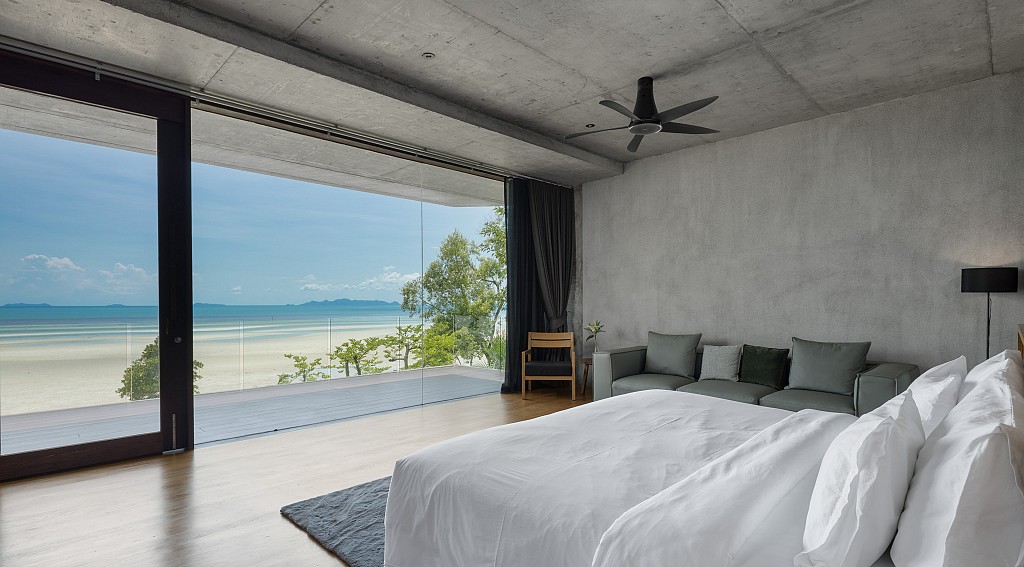 Executive Suite Oceanfront