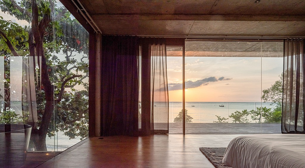 Executive Suite Oceanfront