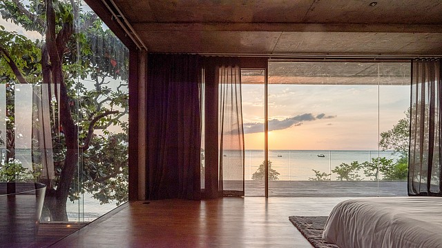 Executive Suite Oceanfront